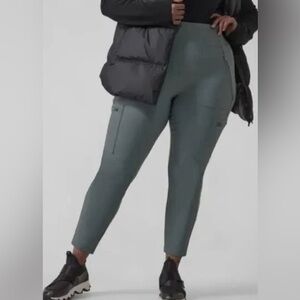 NWT Athleta Headlands Hybrid Cargo II Tight Metropolis Green Size 24.